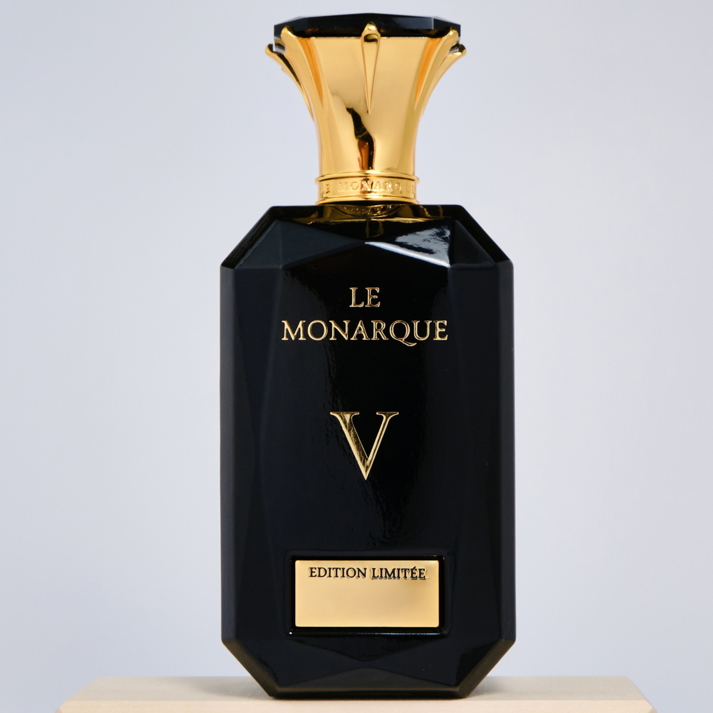 Парфюмированная вода Le Monarque Parfume № V